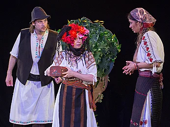 fata-babei-si-fata-mosului