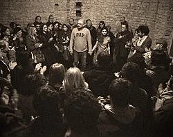 frumoasa-calatorie-a-ursilor-panda-povestita-de-un-saxofonist-care-avea-o-iubita-la-frankfurt-de-matei-visniec