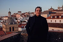 Fado sub mantia neagră