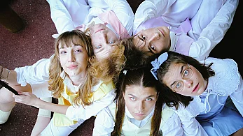 chipul-tau-intr-un-contur-de-inima